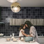 New Zellige Charcoal_Cozinha amb